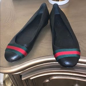 Used Gucci flats size 37
